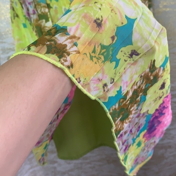 Glam & Fame Lime Floral Tunic Pleated Semi-Sheer Mini Dress Size M - Picture 5 of 11